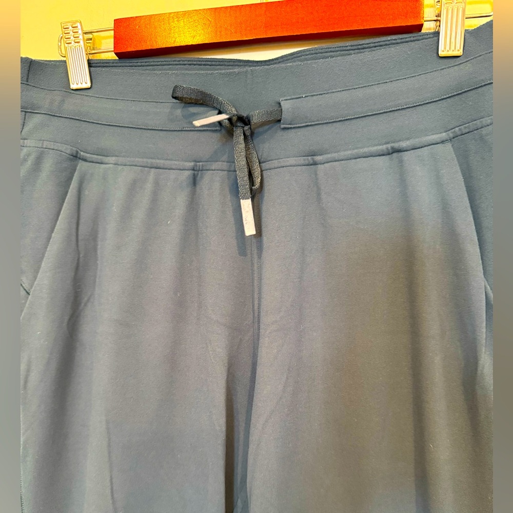 Lululemon Ready To Rulu High Rise Jogger Sz 8 in Night Diver - Picture 3 of 8